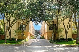 Building Photo - 4050 McKinney Ave