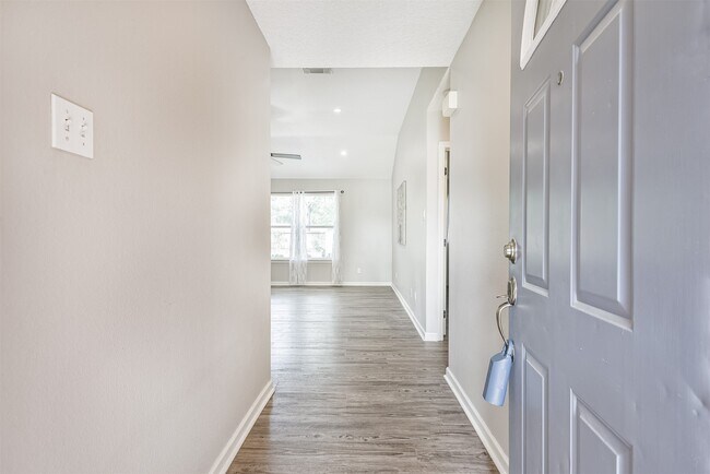 Building Photo - 5703 Alpine Heights Dr