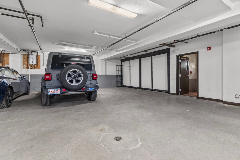 Building Photo - 161 Tudor St