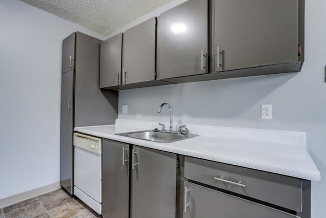 Building Photo - First Month Rent Special! Bright Upper 2-Bedroom with Balcony