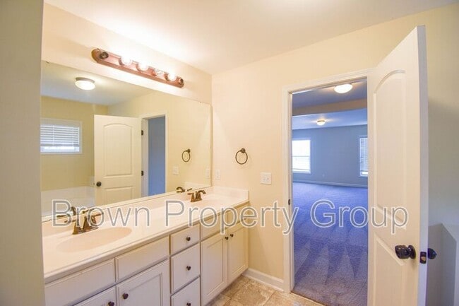 Building Photo - 76 Lumina Ct
