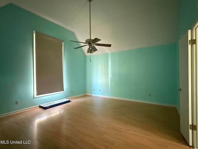 Building Photo - 1327 Fox Chase Dr