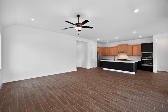 Building Photo - 16231 Sheridan River Trl