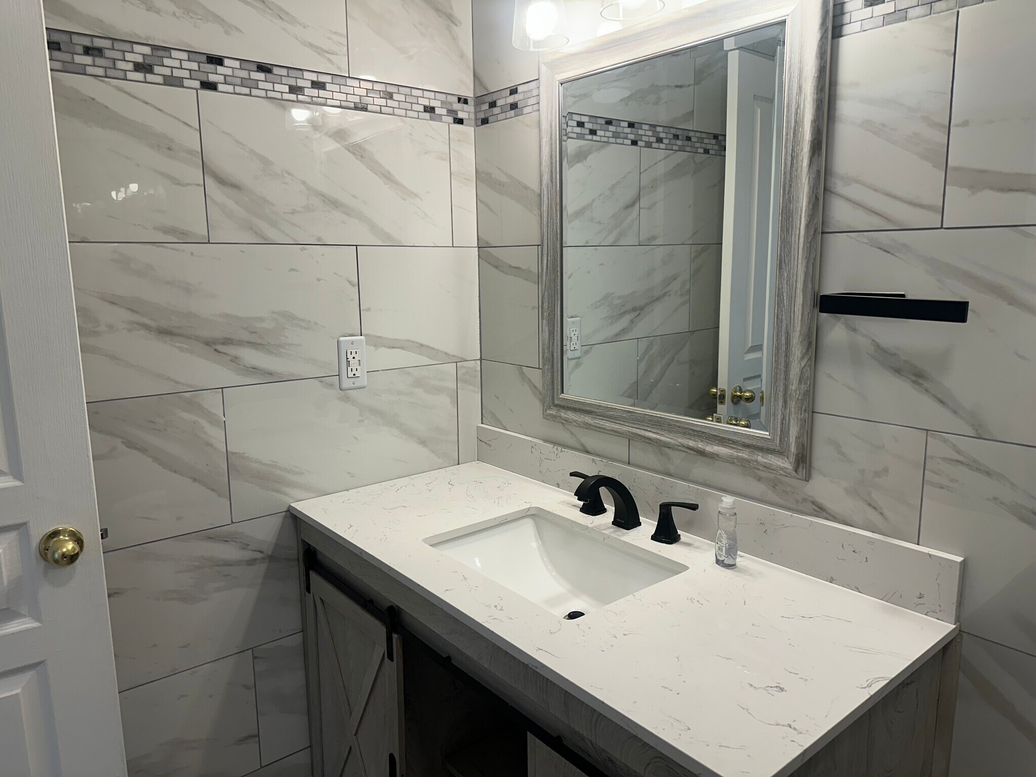 Building Photo - 7891 York St