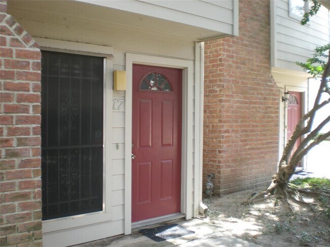 Primary Photo - 3901 Woodchase Dr