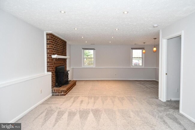 Building Photo - 8844 Mourning Dove Ct