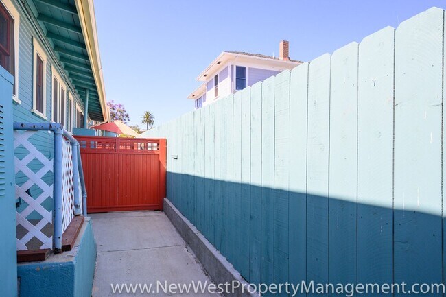 Building Photo - Charming Sherman Heights 2-Bedroom, Available Now!