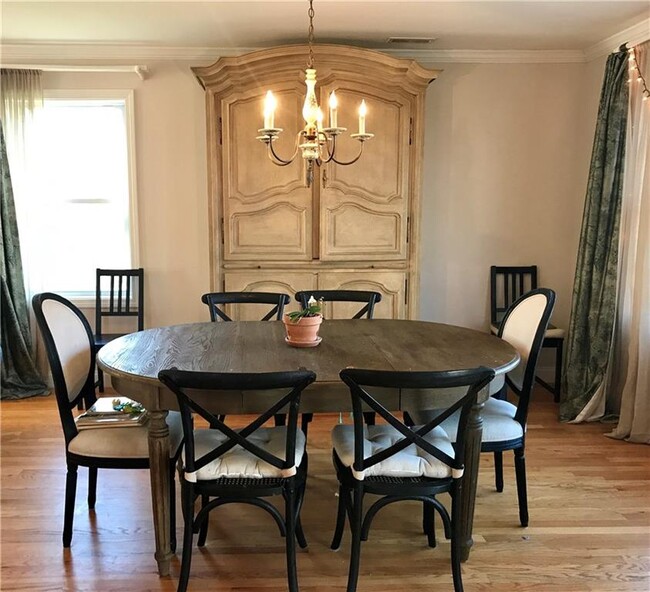 Building Photo - 9 Marshall Ln