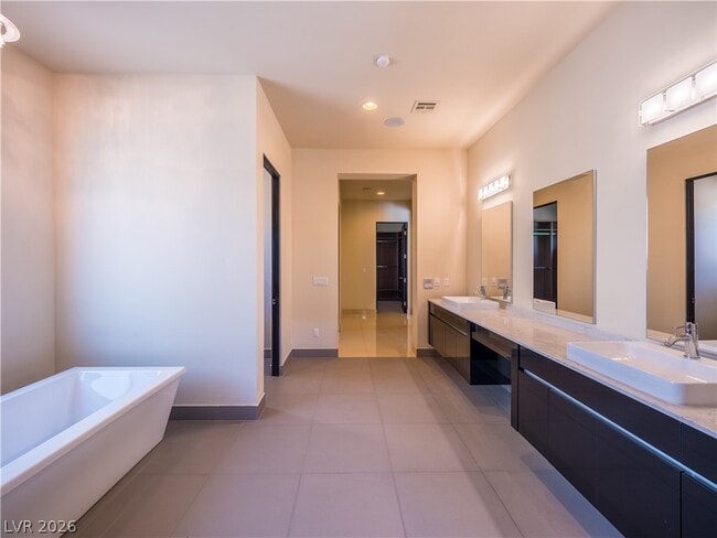 Building Photo - 7447 Yonie Ct