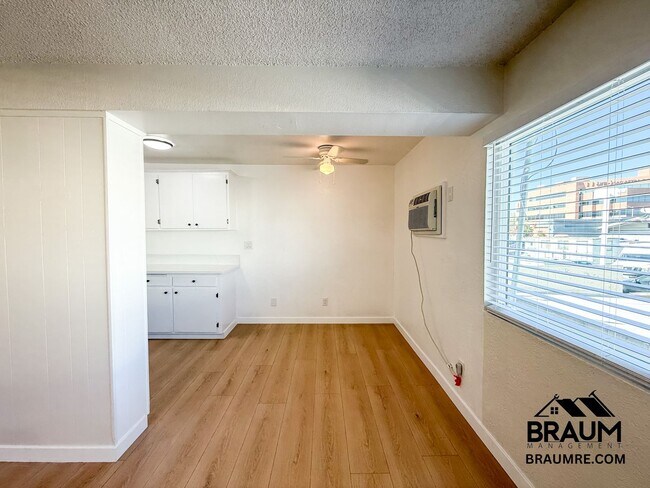 Building Photo - 4636 Laurel Canyon Blvd