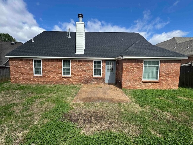 Building Photo - 5457 Sundale Way S