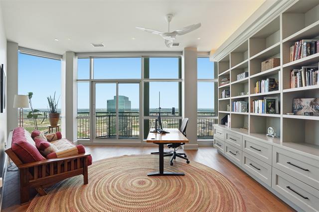 Building Photo - 500 Throckmorton St