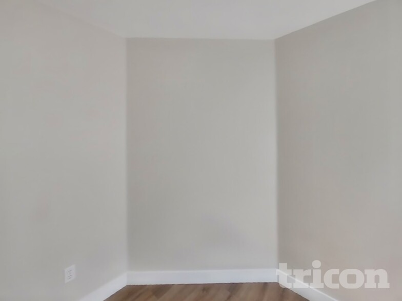 Building Photo - 4707 116th Ave E