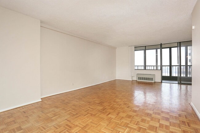 Building Photo - 300 Winston Dr