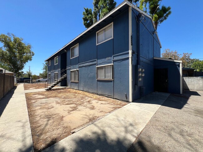 Building Photo - Cozy 2 Bed, 1 Bath – Great Location, Great...