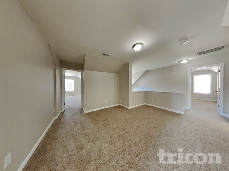 Building Photo - 308 Collinsworth Dr