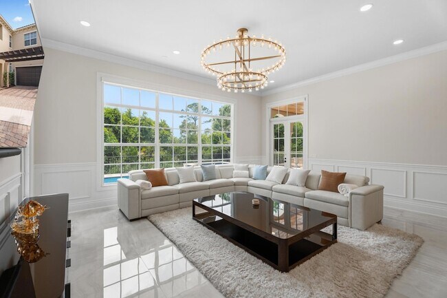 Building Photo - 112 Tulip Tree Ct