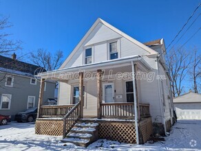 Building Photo - Updated 2-Bedroom Home with Garage and Enc...