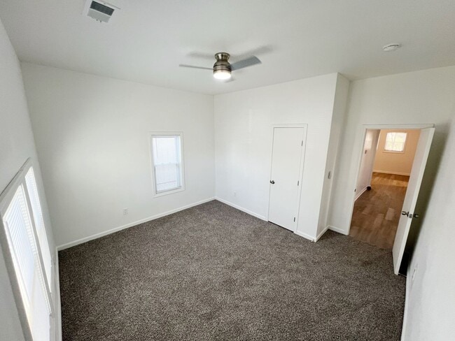 Building Photo - SEE IT NOW: Beautiful home in KCK!