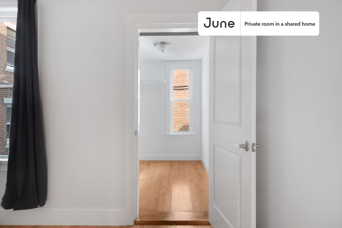 Building Photo - Room in Shared 5 bed/2 bath home in Allston