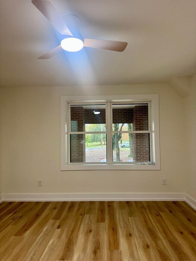 Building Photo - 2113 W Madison Ave