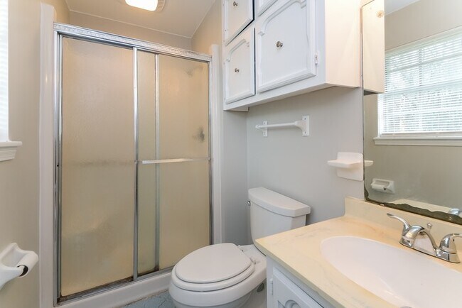 Building Photo - Lovely 3 Bedroom in Hueytown