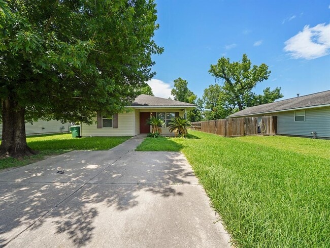 Building Photo - 8029 Dockal Rd