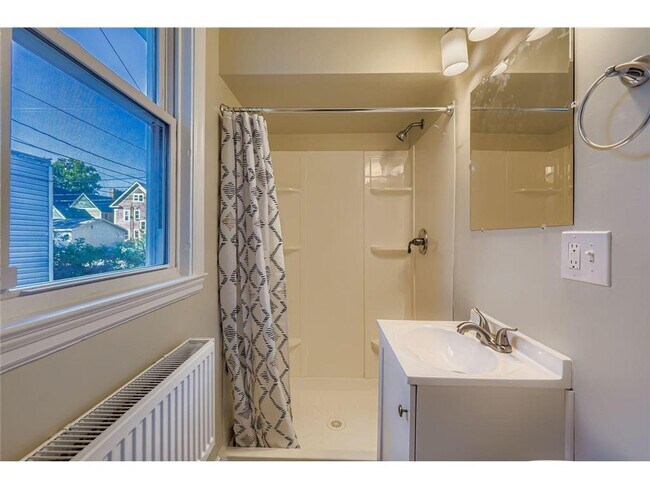 Building Photo - 2630 14th Ave S