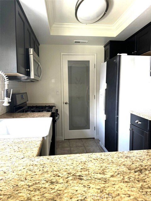Building Photo - 1083 Shadowridge Dr