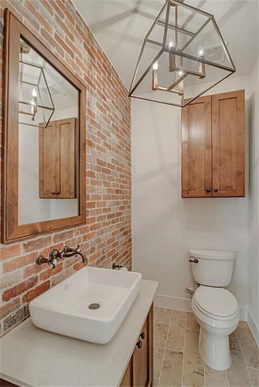 Building Photo - 5810 Venice St