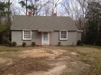 Building Photo - **AVAILABLE NOW**Total Electric 3 Bedroom ...