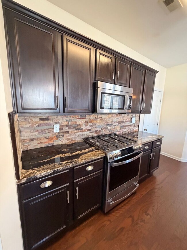 Building Photo - 42 Kilverstone Way