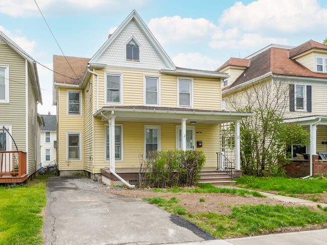 Building Photo - 81 Madison St