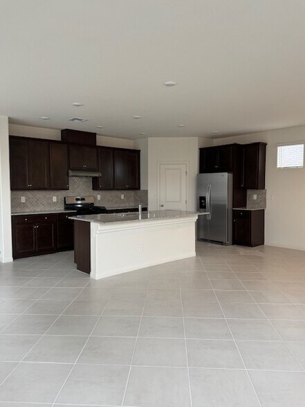 Building Photo - 7122 Parkallen Ave