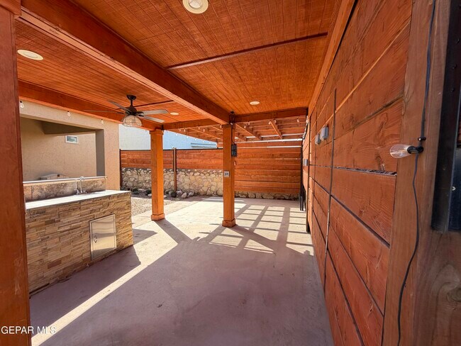 Building Photo - 1503 Victoria Marie Dr