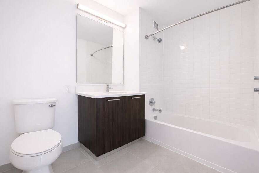 Building Photo - 1524 Sheepshead Bay Rd