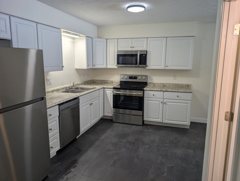 Building Photo - 5768 Stormcroft Ave