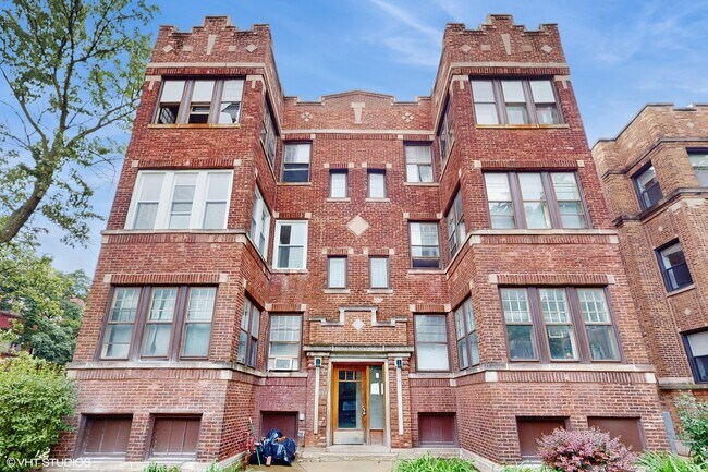 Primary Photo - 6500 N Bosworth Ave