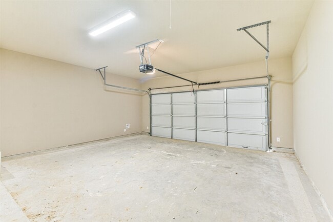 Building Photo - 25105 Pacific Wren Dr