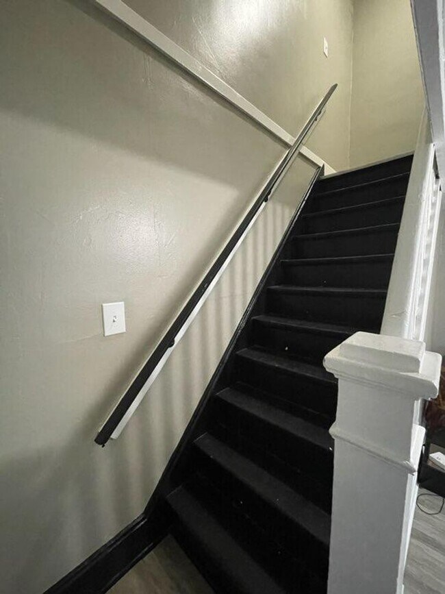 Building Photo - 108 1/2 W Filbert Street