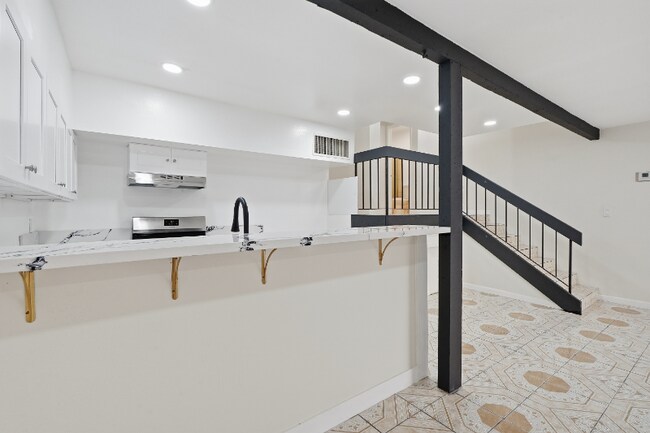 Building Photo - 7924 Woodman Ave