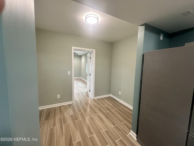 Building Photo - 820 3rd St N