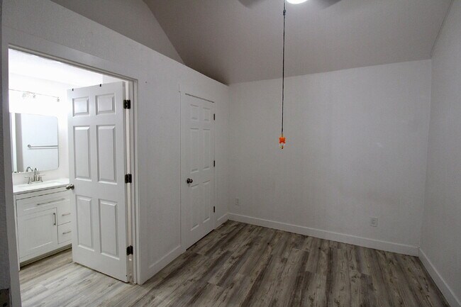 Building Photo - 4530 Clayton St