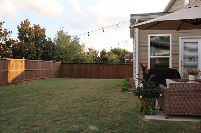 Building Photo - 701 Woodbridge Dr