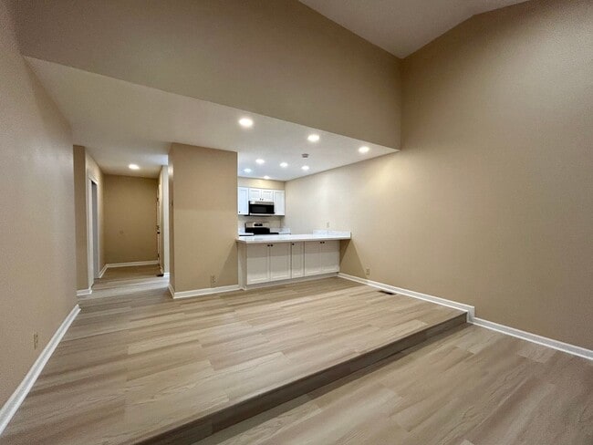 Building Photo - Serene 2 Bed, 2 Bath Updated Hidden Gem!