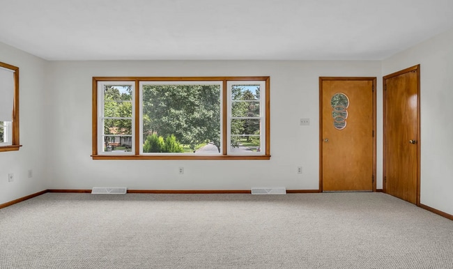 Building Photo - Updated 3-bedroom, 1-bath ranch home locat...