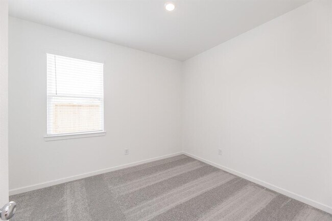 Building Photo - 9711 Burlington Bristol Dr