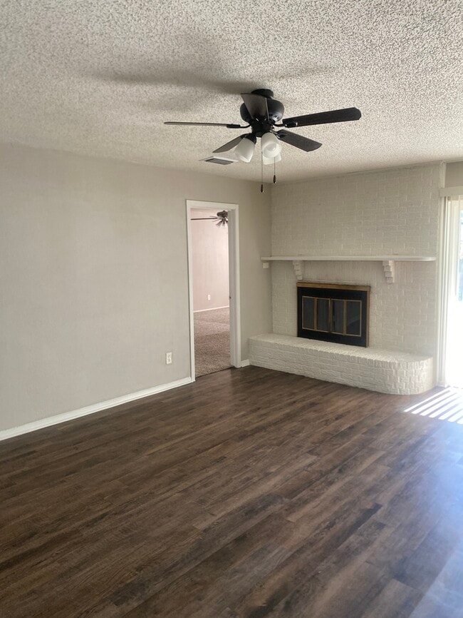 Building Photo - 2804 Cibola Dr