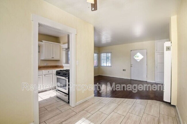 Building Photo - 3343 Chamoune Ave