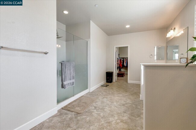 Building Photo - 582 Mandevilla Dr